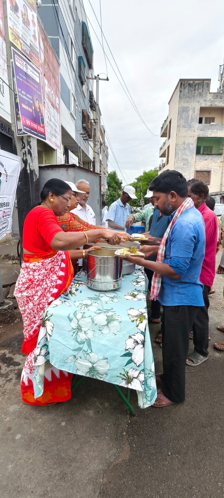 Smile With Shine team on the roadside during the Tuesday breakfast drive