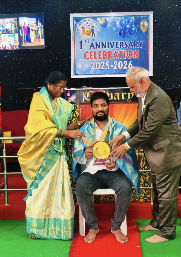 Community members sharing the Smile With Shine 1st anniversary lunch in Hyderabad
